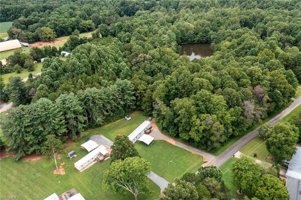 Manufactured Home at 7410 Olin Road, Pfafftown NC 27040, photo 28 of 32