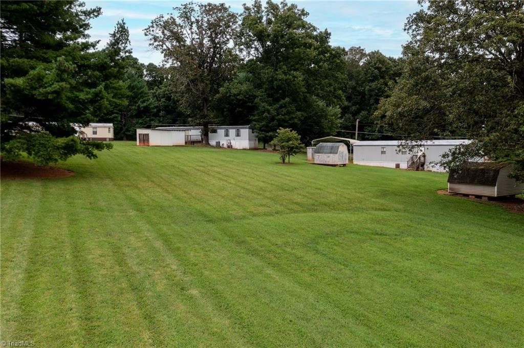 Manufactured Home at 7410 Olin Road, Pfafftown NC 27040, photo 9 of 32