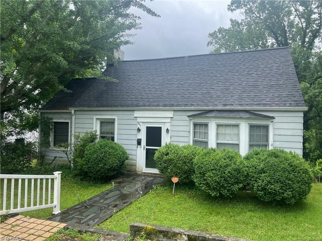 342 Moore Avenue, Mount Airy NC 27030