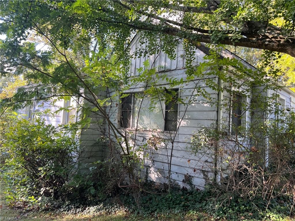 Stick/Site Built at 342 Moore Avenue, Mount Airy NC 27030, Mount Airy, photo 21 of 24