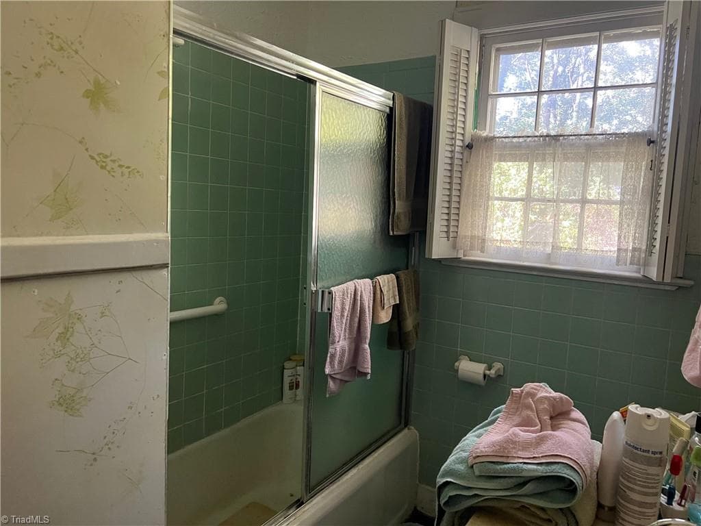 Stick/Site Built at 342 Moore Avenue, Mount Airy NC 27030, Mount Airy, photo 7 of 24