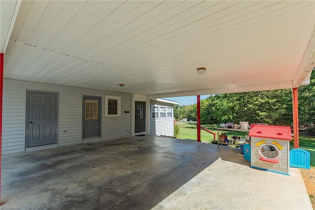 Stick/Site Built at 7296 E OLD US HIGHWAY 64, Lexington NC 27292, Lexington, photo 27 of 37