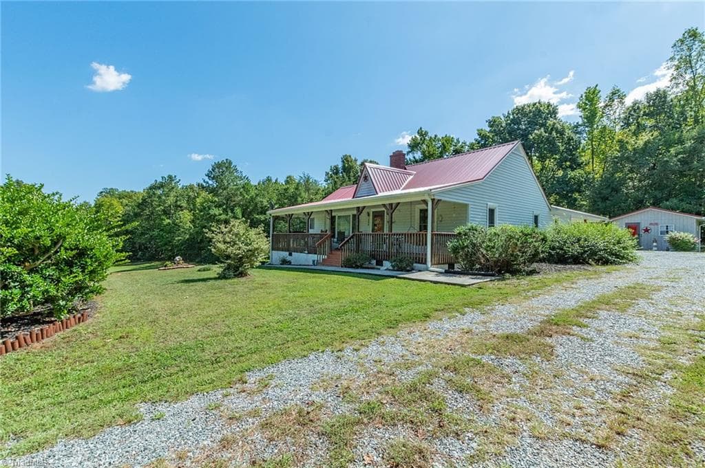 Stick/Site Built at 7296 E OLD US HIGHWAY 64, Lexington NC 27292, Lexington, photo 3 of 37