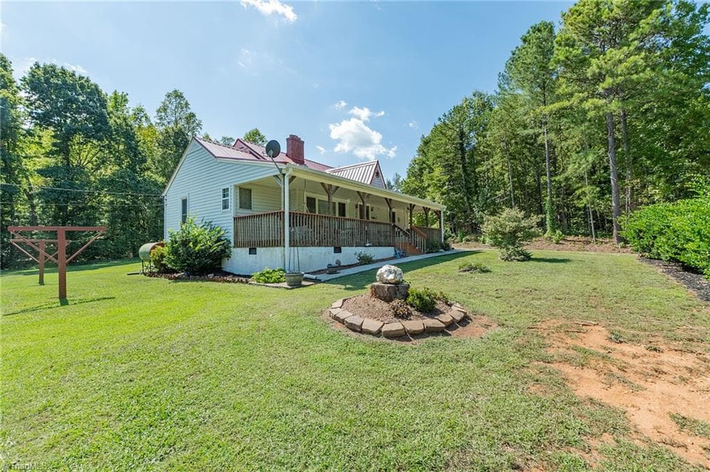 Stick/Site Built at 7296 E OLD US HIGHWAY 64, Lexington NC 27292, Lexington, photo 4 of 37