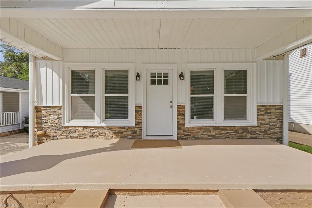 Stick/Site Built at 1708 Marion Street, Greensboro NC 27403, photo 2 of 31