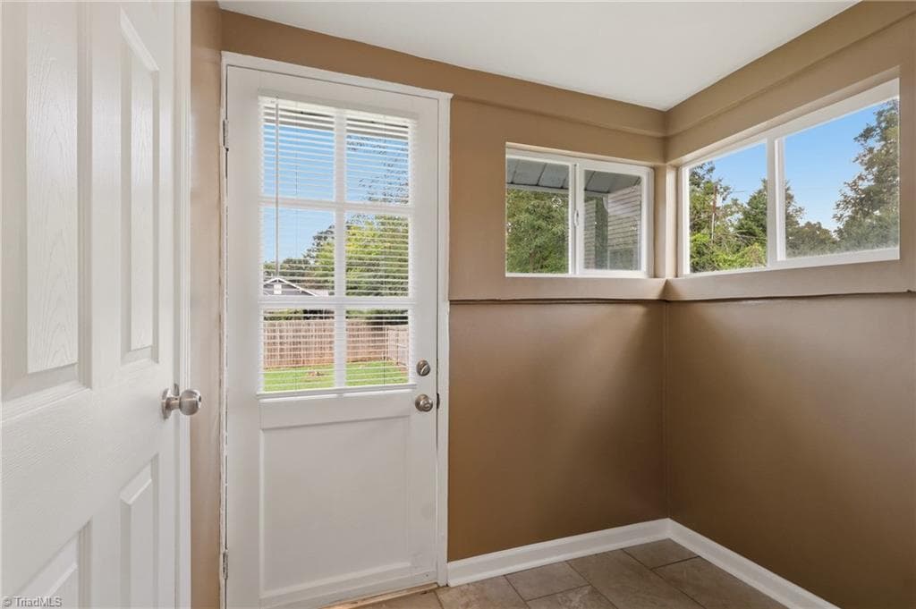 Stick/Site Built at 1708 Marion Street, Greensboro NC 27403, photo 20 of 31