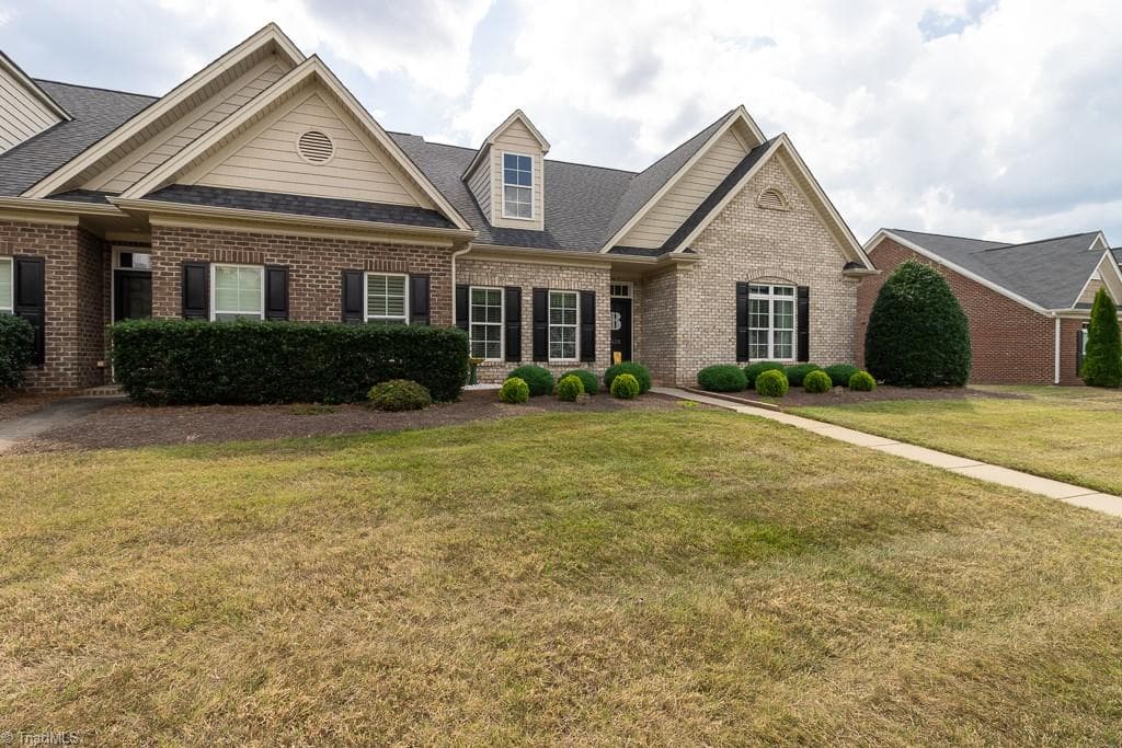Stick/Site Built at 1430 Crestlawn Trail, Pfafftown NC 27040, photo 2 of 26