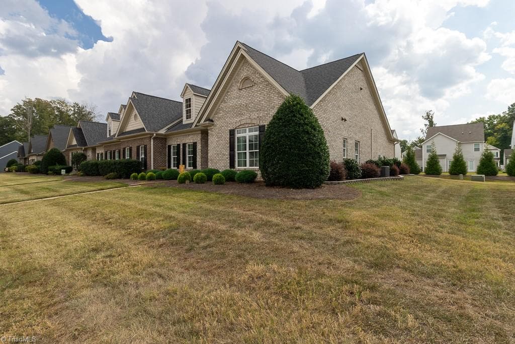 Stick/Site Built at 1430 Crestlawn Trail, Pfafftown NC 27040, photo 3 of 26