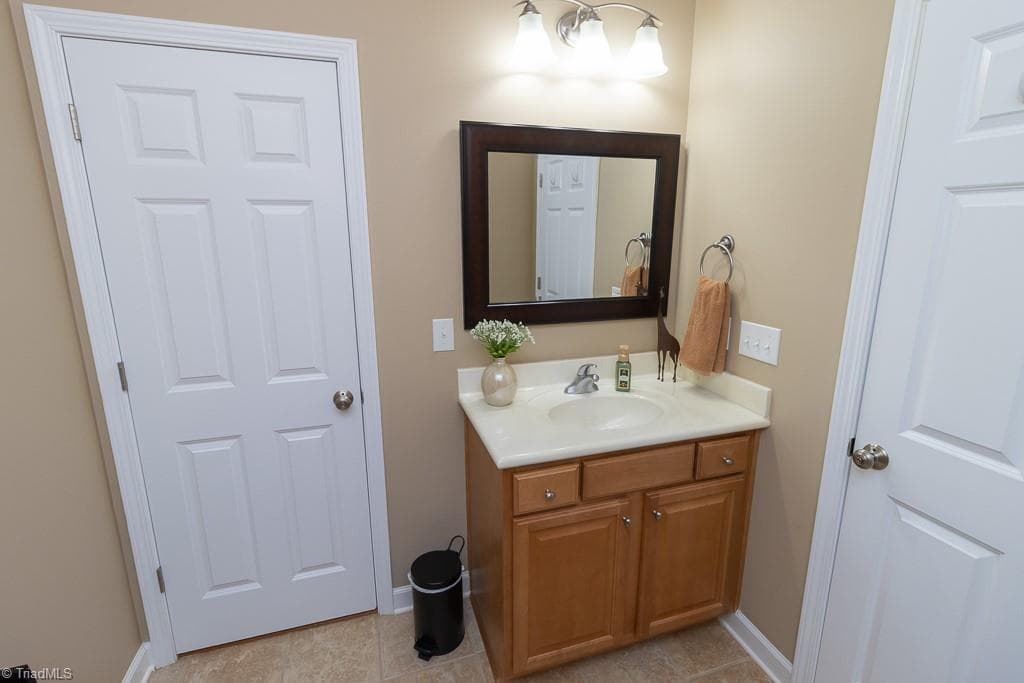 Stick/Site Built at 1430 Crestlawn Trail, Pfafftown NC 27040, photo 19 of 26