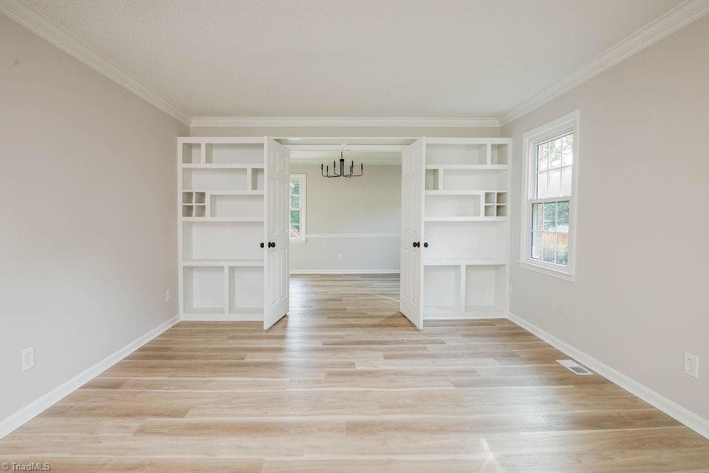 Stick/Site Built at 4302 Oak Hollow Drive, High Point NC 27265, photo 12 of 32