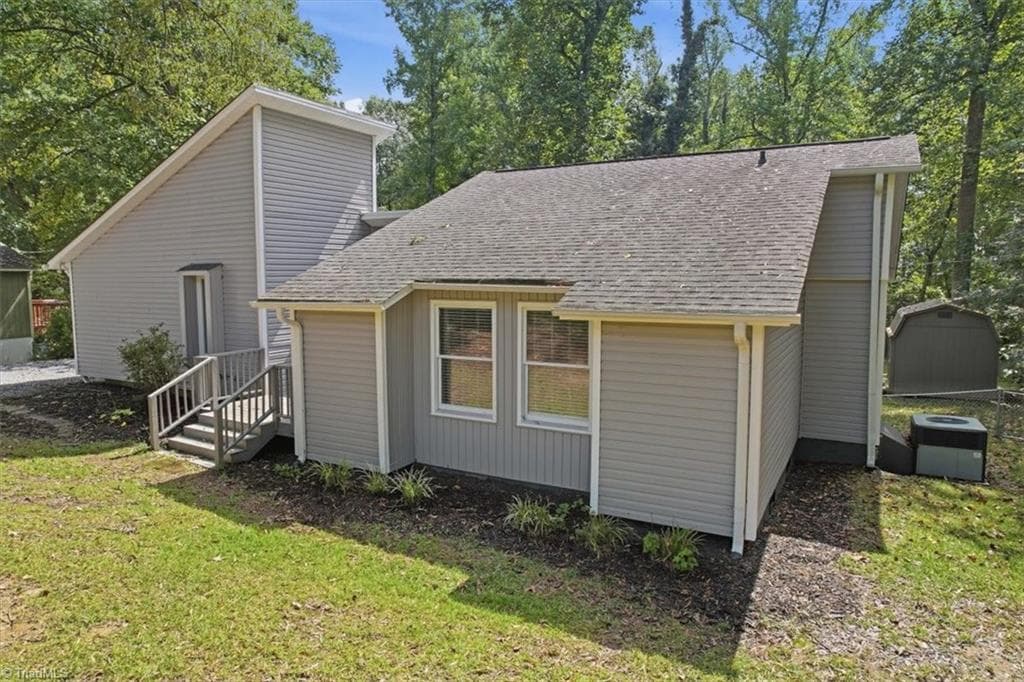 Stick/Site Built at 2409 Shelia Drive, Greensboro NC 27406, photo 2 of 32