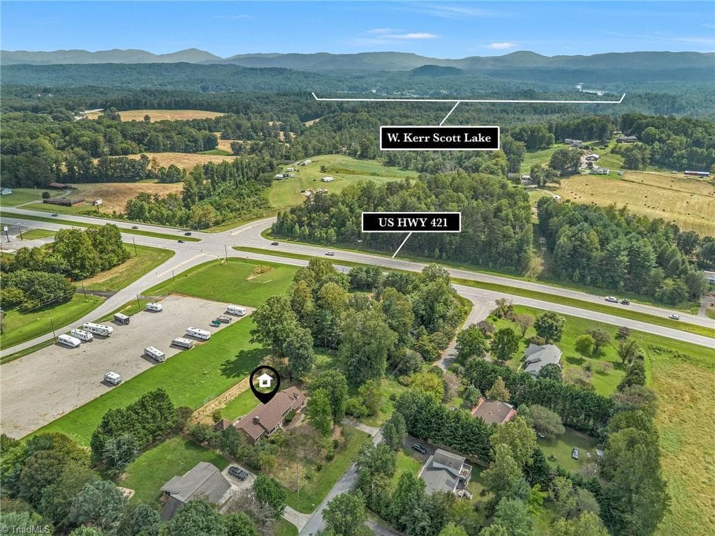 Stick/Site Built at 196 Lewis Fork Drive, Wilkesboro NC 28697, Wilkesboro, photo 5 of 84