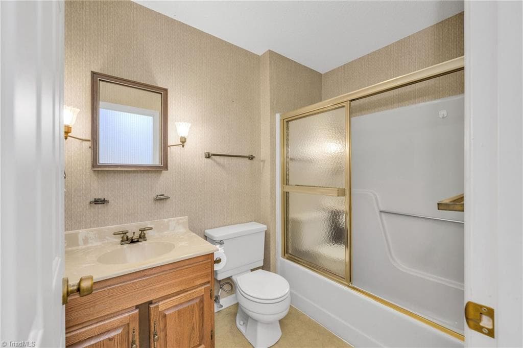 Hall Bath - 196 Lewis Fork Drive, Wilkesboro NC 28697, Wilkesboro
