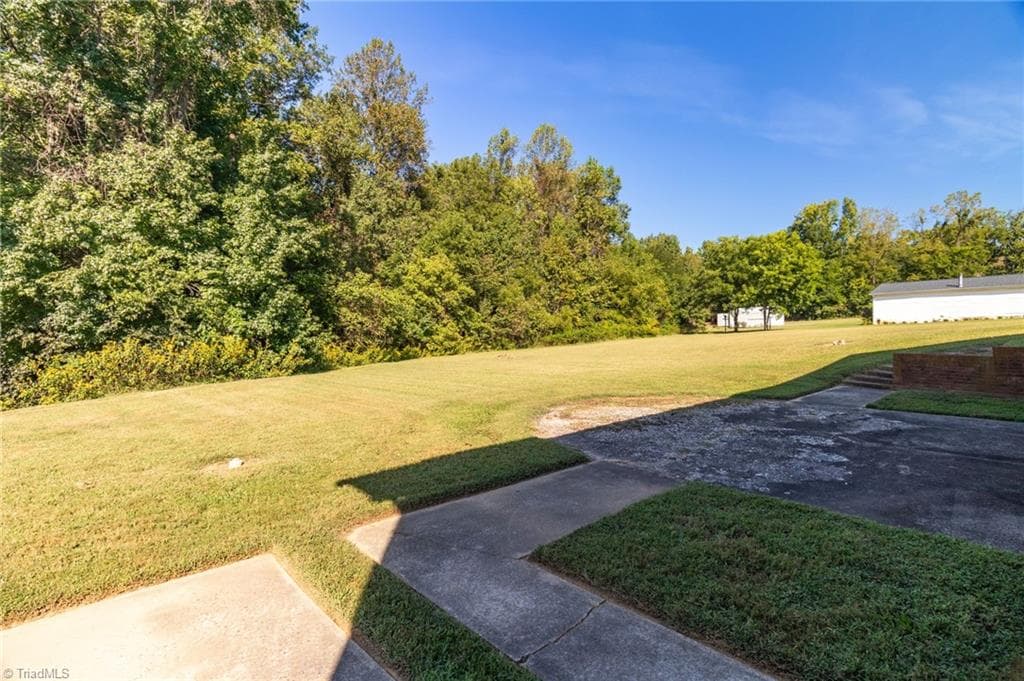 Stick/Site Built at 1878 Stemp Everhart Road, Thomasville NC 27360, photo 27 of 35