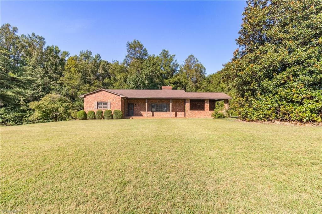 Stick/Site Built at 1878 Stemp Everhart Road, Thomasville NC 27360, photo 2 of 35