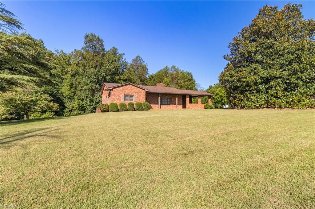 Stick/Site Built at 1878 Stemp Everhart Road, Thomasville NC 27360, photo 3 of 35