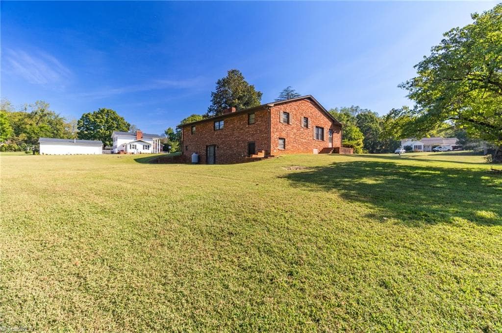 Stick/Site Built at 1878 Stemp Everhart Road, Thomasville NC 27360, photo 34 of 35