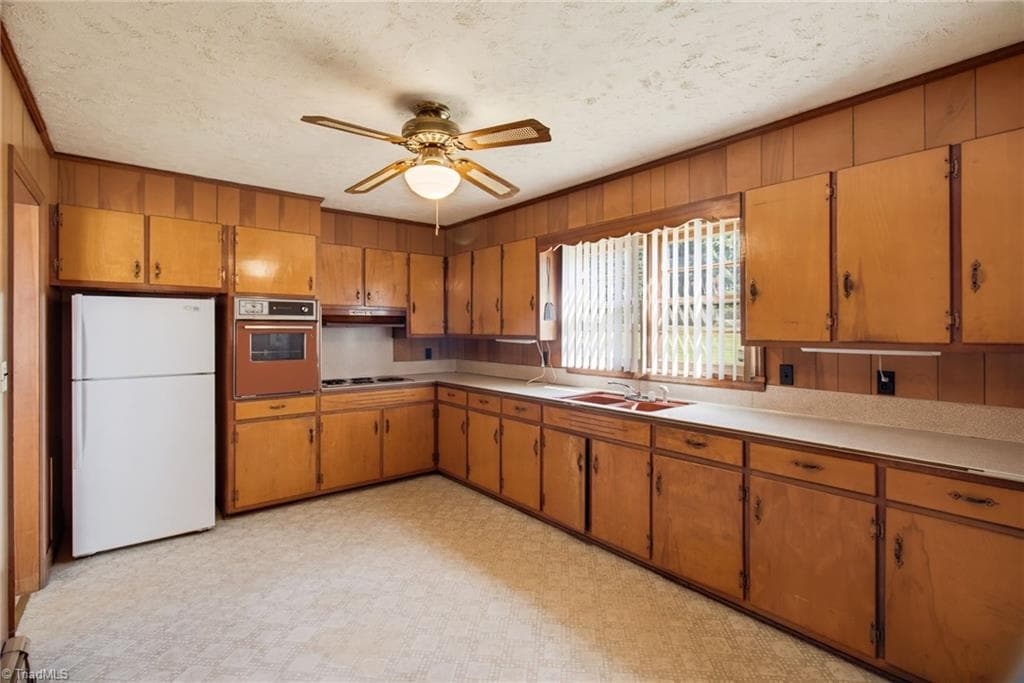 Stick/Site Built at 1878 Stemp Everhart Road, Thomasville NC 27360, photo 11 of 35