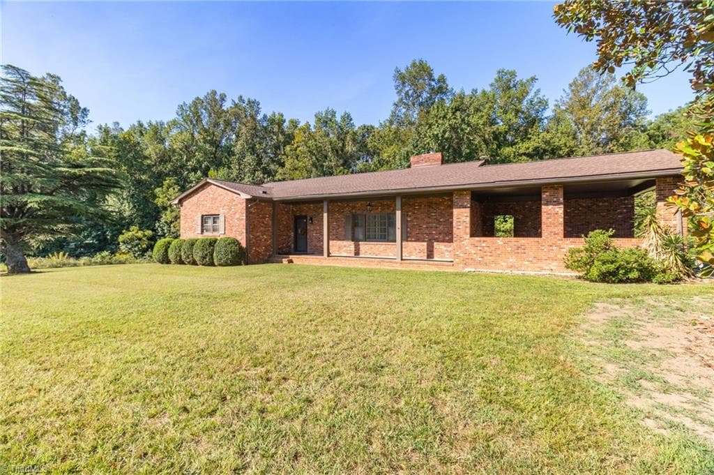 Stick/Site Built at 1878 Stemp Everhart Road, Thomasville NC 27360, photo 4 of 35