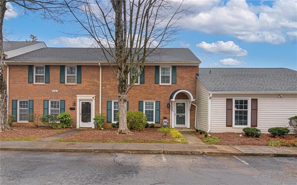 Stick/Site Built at 4010 Huntingreen Lane # D, Winston-Salem NC 27106, photo 3 of 34