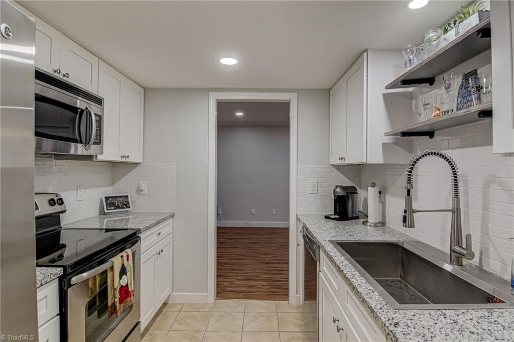 Stick/Site Built at 4010 Huntingreen Lane # D, Winston-Salem NC 27106, photo 8 of 34