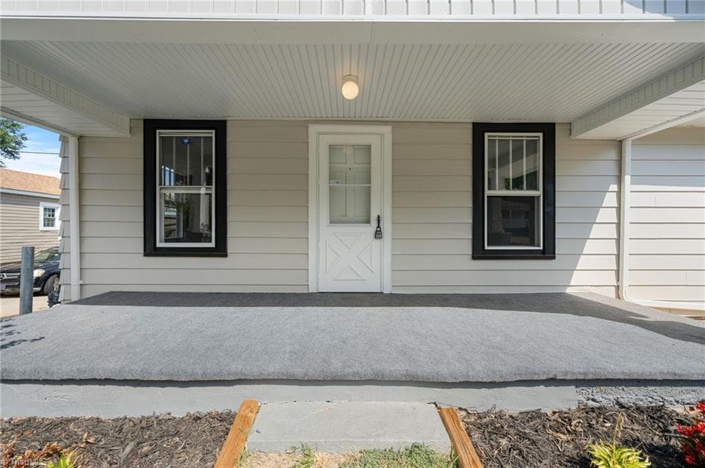 Stick/Site Built at 239 Craft Drive, Winston-Salem NC 27105, Winston-Salem, photo 4 of 37