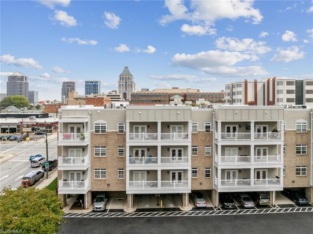 Stick/Site Built at 605 Market Street W # 314, Greensboro NC 27401, photo 2 of 30