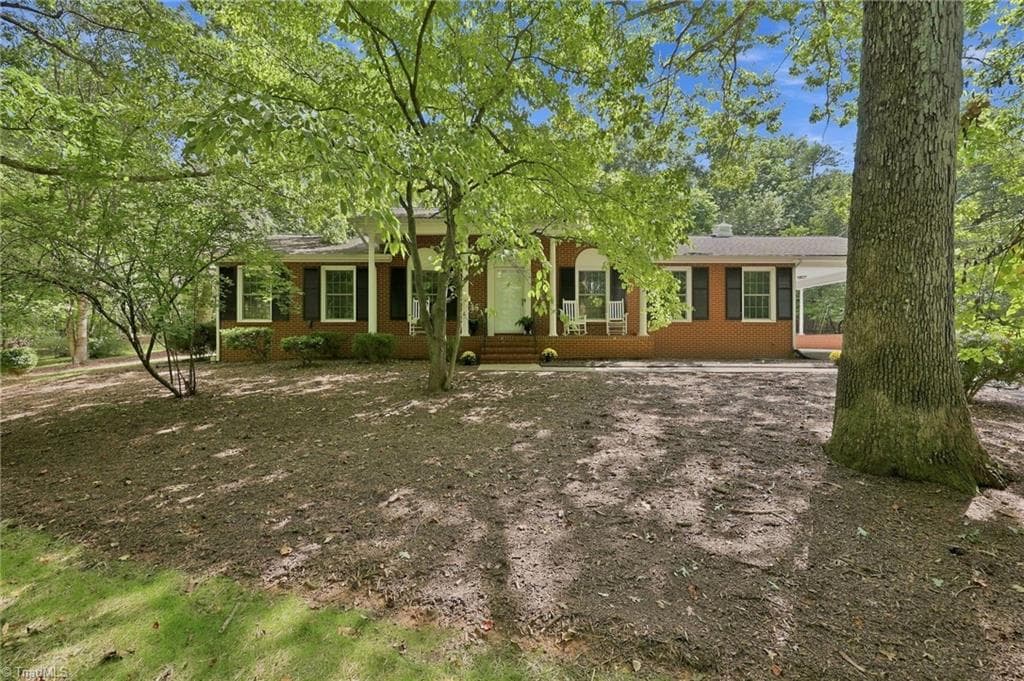2036 E Pine Street, Mount Airy NC 27030
