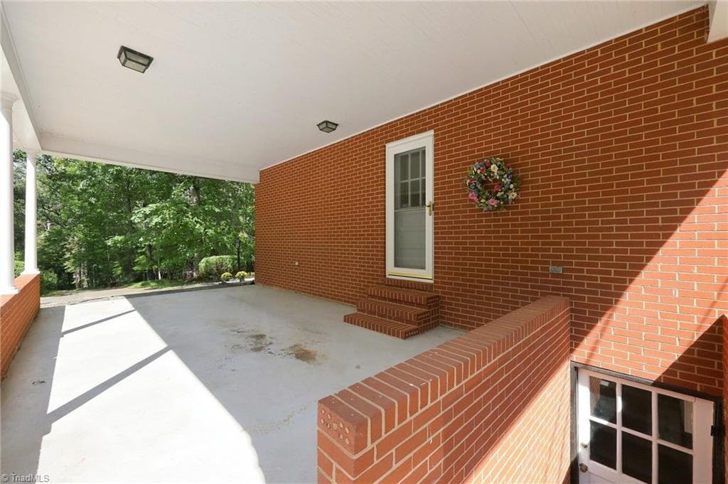 garage #1-1 car space - 2036 E Pine Street, Mount Airy NC 27030, Mount Airy