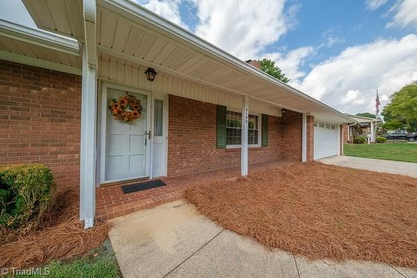 Stick/Site Built at 5160 Nicole Road, Kernersville NC 27284, photo 3 of 25
