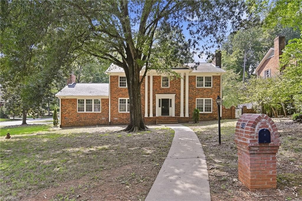 33 Kemp Road E, Greensboro NC 27410