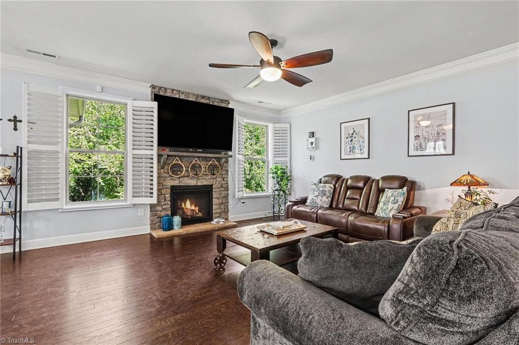 Bright natural light and fireplace - 177 Granger Trail, Burlington NC 27215, Burlington