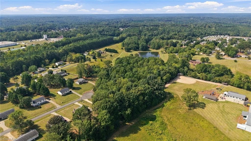 Single Family Residence at 3337 Coventry Forest Lane, King NC 27021, photo 11 of 17