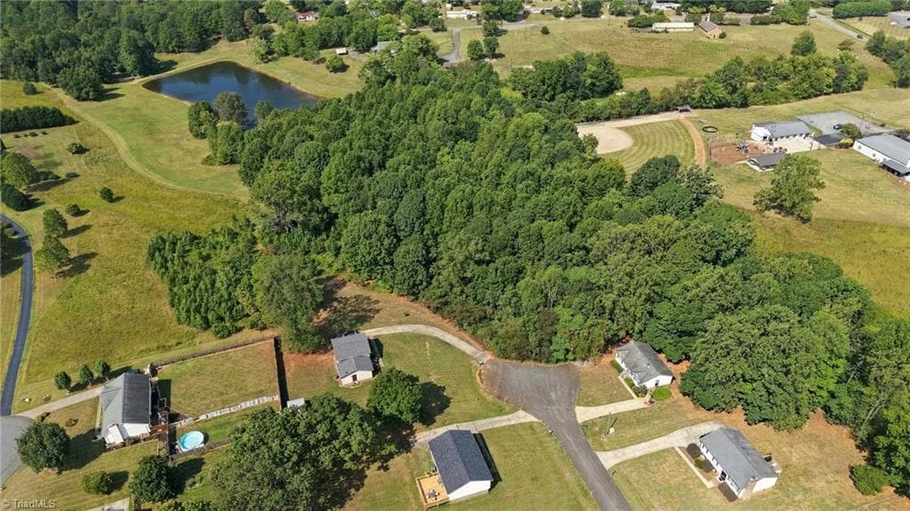 Single Family Residence at 3337 Coventry Forest Lane, King NC 27021, photo 4 of 17