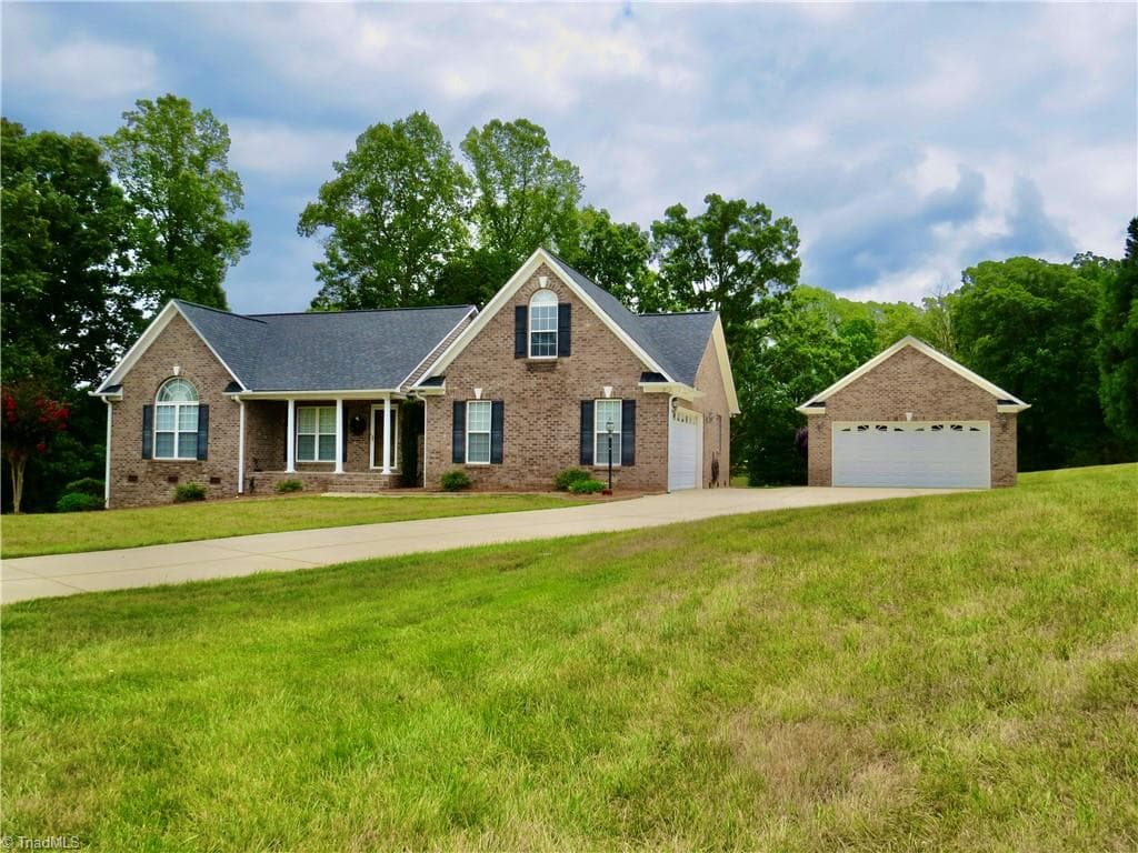 132 Feather Ridge Circle, Reidsville NC 27320