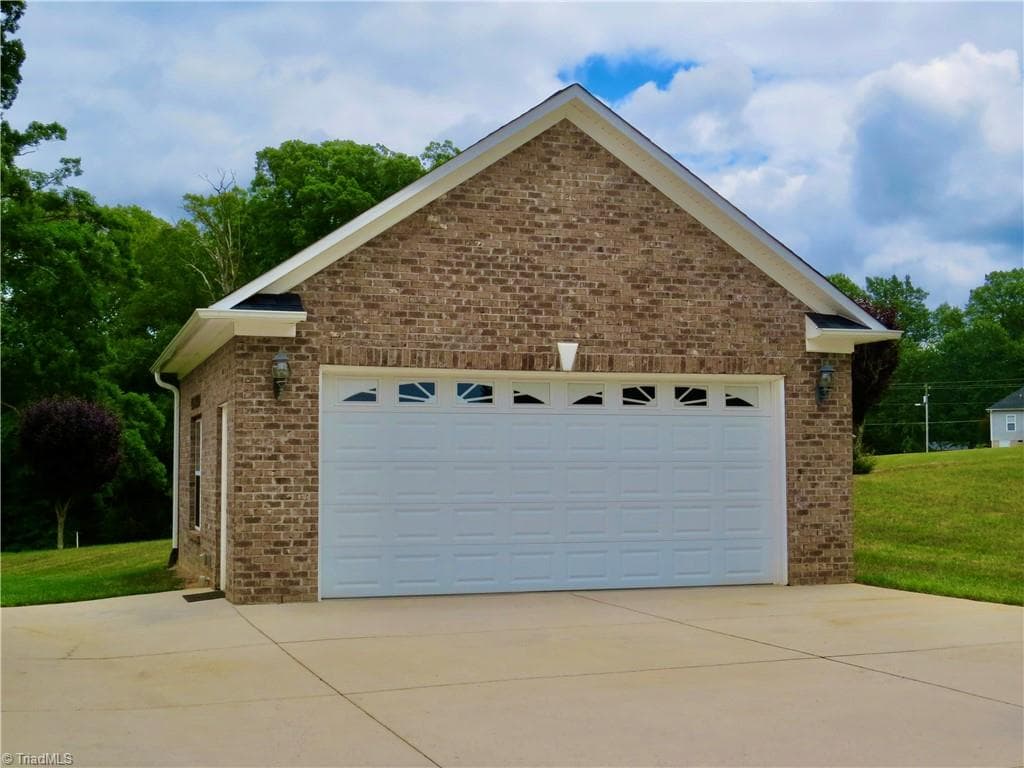 Stick/Site Built at 132 Feather Ridge Circle, Reidsville NC 27320, Reidsville, photo 65 of 84