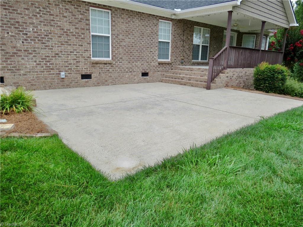 Huge patio - 132 Feather Ridge Circle, Reidsville NC 27320, Reidsville