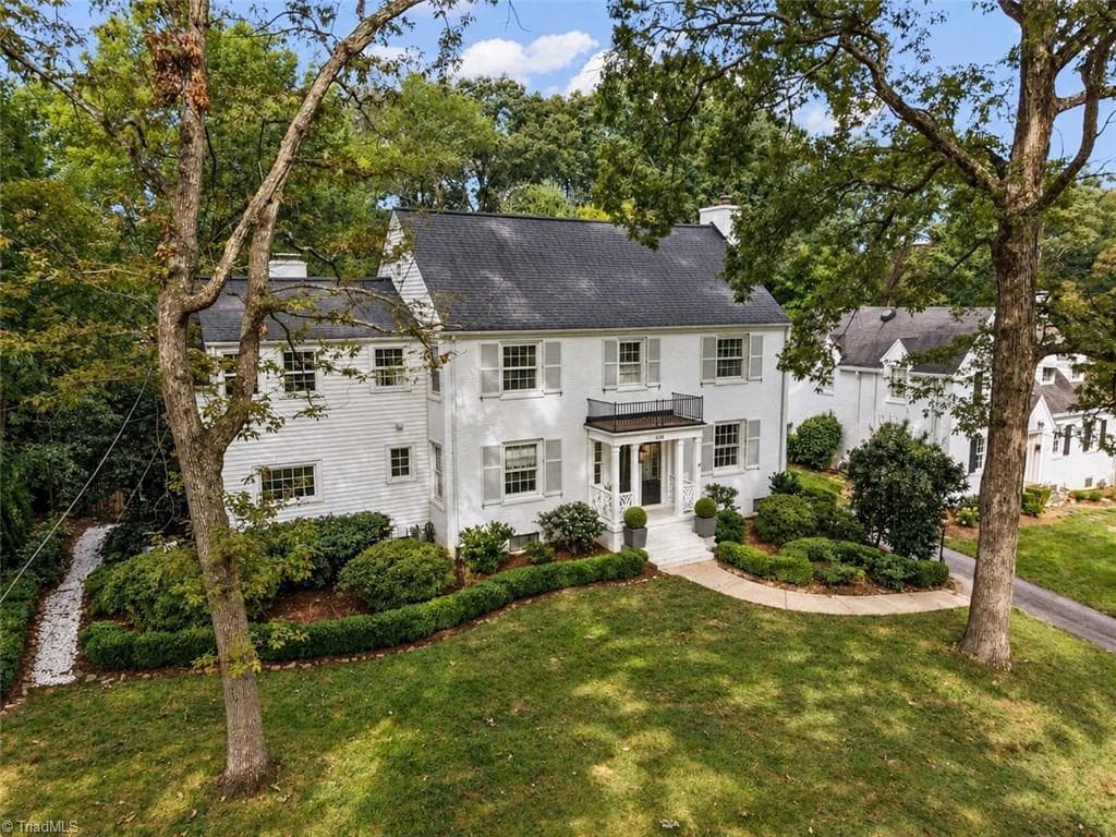 628 Roslyn Road, Winston-Salem NC 27104