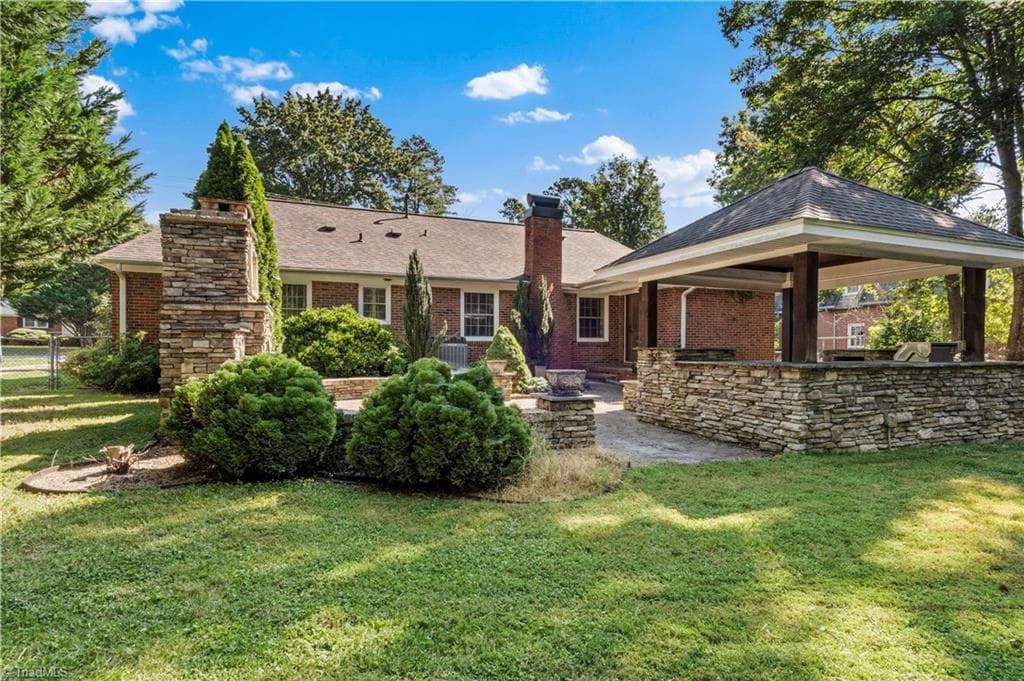 Stick/Site Built at 3103 N Centennial Street, High Point NC 27265, photo 24 of 28