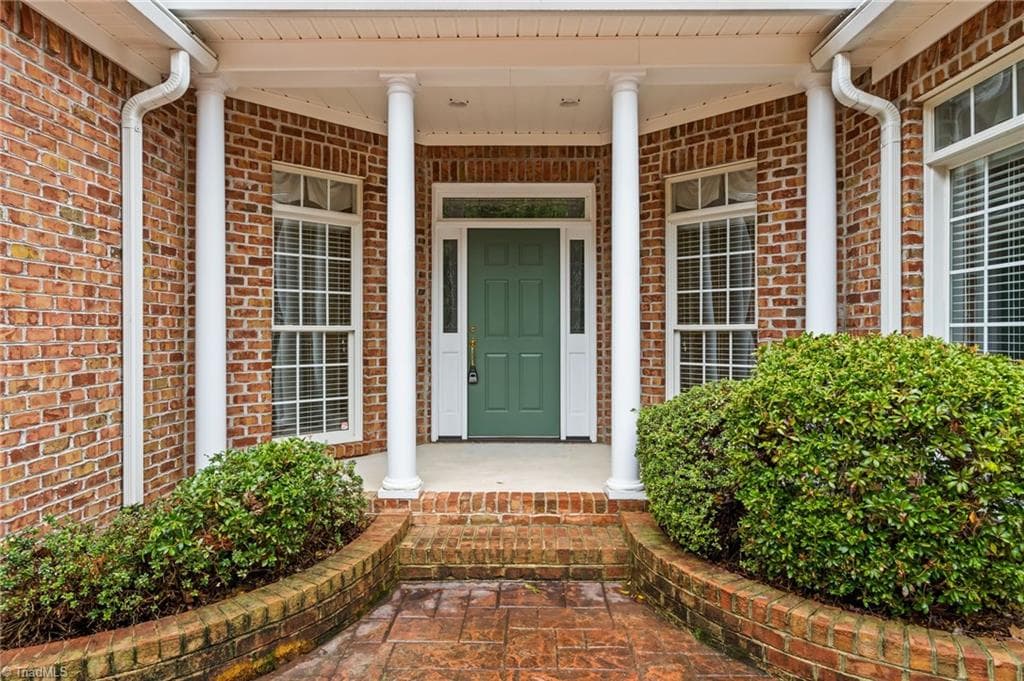 Stick/Site Built at 3940 Newport Court, High Point NC 27265, High Point, photo 5 of 74