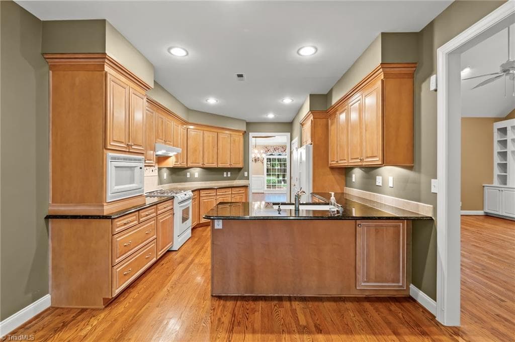 Stick/Site Built at 3940 Newport Court, High Point NC 27265, High Point, photo 15 of 74