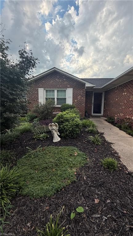 Stick/Site Built at 161 Clearfield Drive, Lexington NC 27295, photo 4 of 28