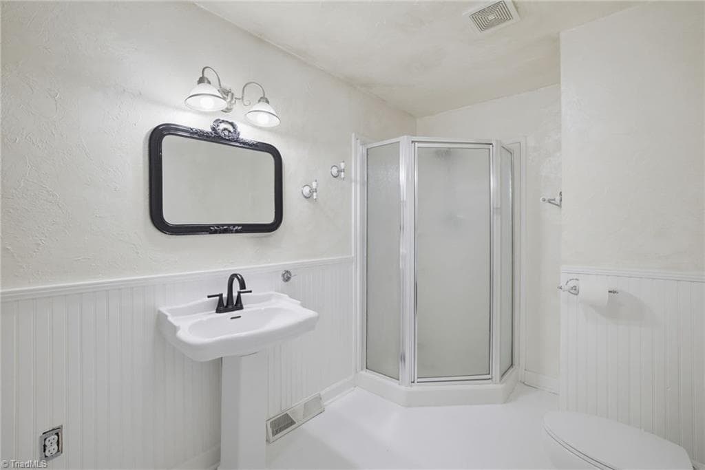 Stick/Site Built at 5944 Ridge Road, Lexington NC 27295, Lexington, photo 16 of 42