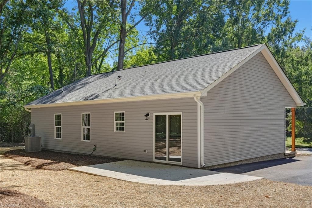 Stick/Site Built at 807 Claymore Court, Reidsville NC 27320, Reidsville, photo 13 of 98