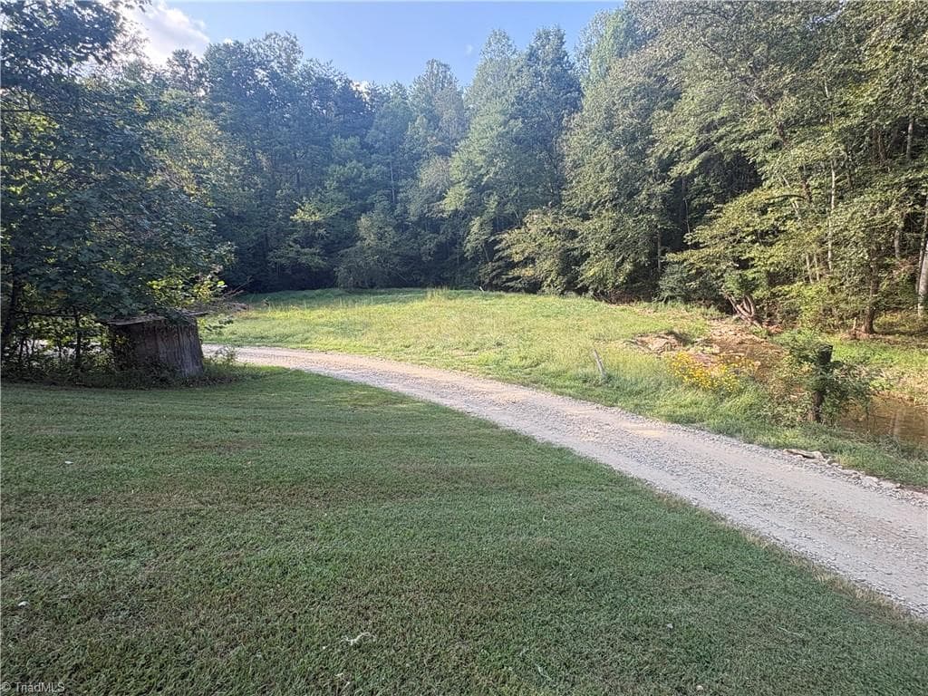 Manufactured Home at 329 Graystone Road, Mount Airy NC 27030, photo 11 of 19