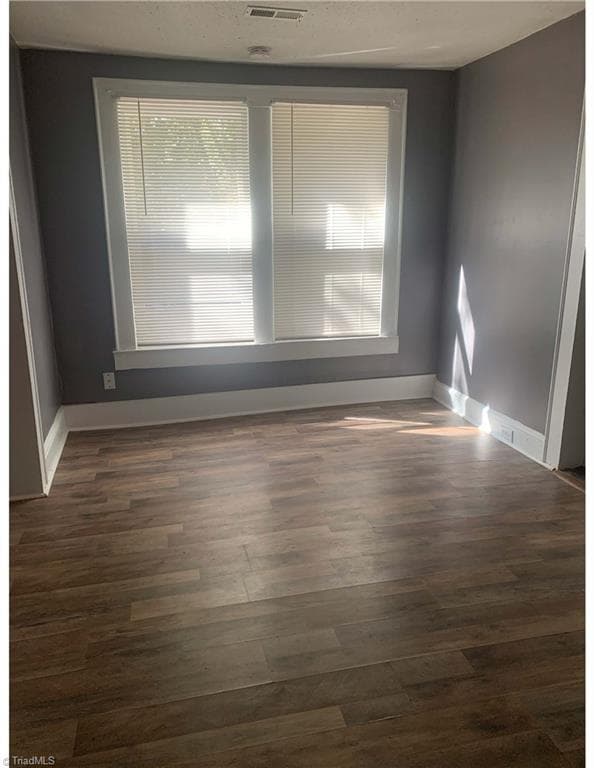 Living pic 2 - 907 Roosevelt Street, Winston-Salem NC 27105, Winston-Salem