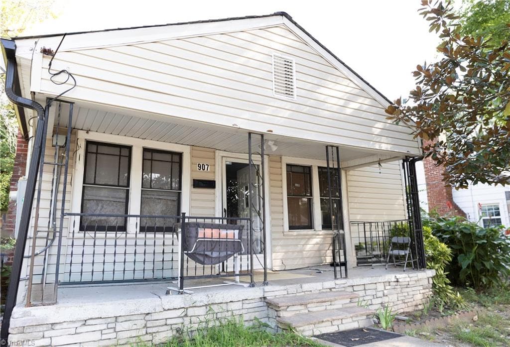 907 Roosevelt Street, Winston-Salem NC 27105