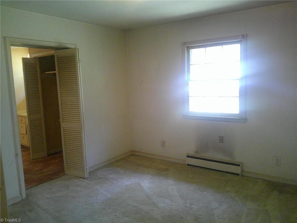 Stick/Site Built at 320 E Vandalia Road, Greensboro NC 27406, photo 7 of 15