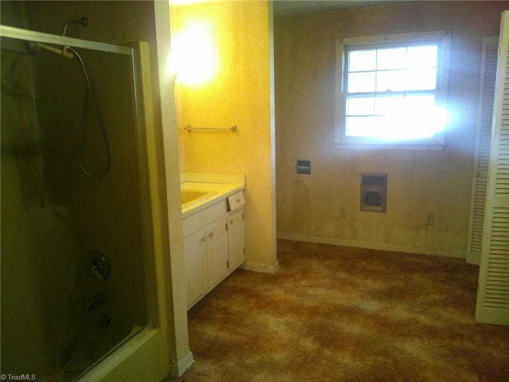 Stick/Site Built at 320 E Vandalia Road, Greensboro NC 27406, photo 8 of 15