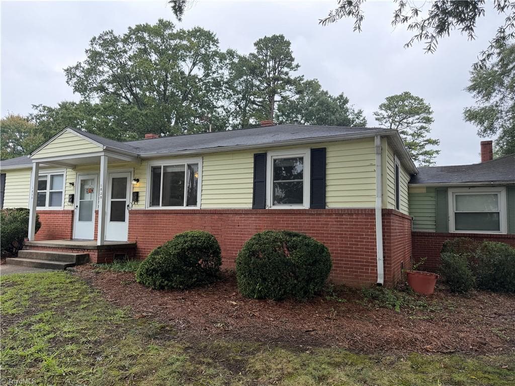 Stick/Site Built at 1828 Villa Drive, Greensboro NC 27403, Greensboro, photo 3 of 36